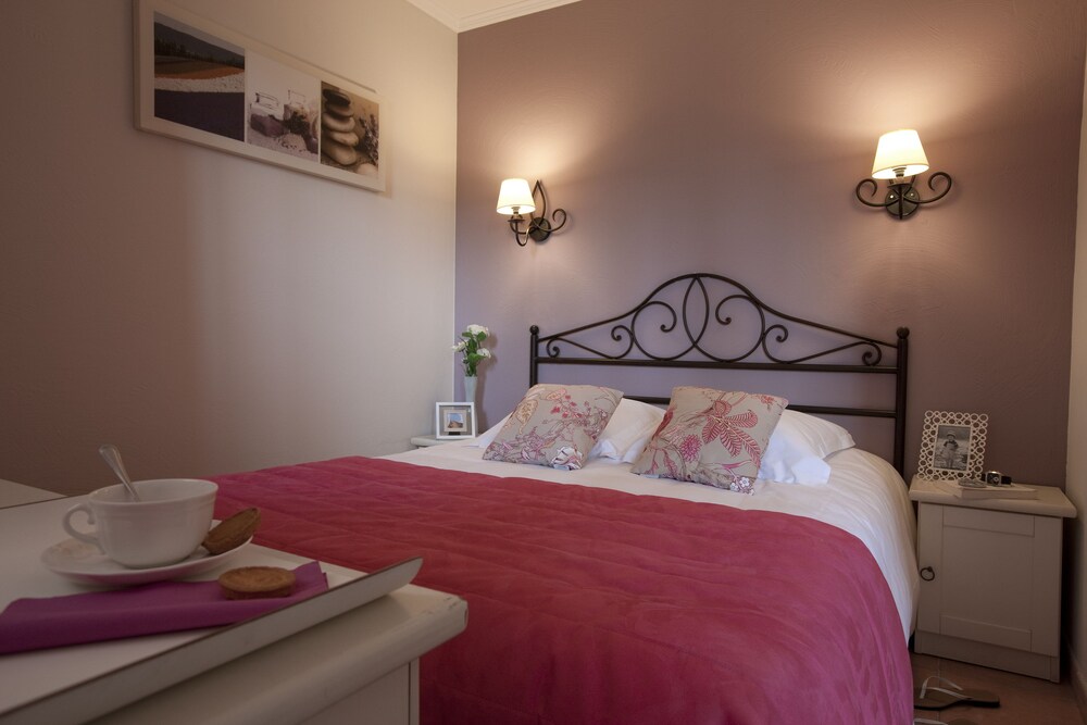 Standard 1/2 Bedroom Apartment for 6 people - Guestroom