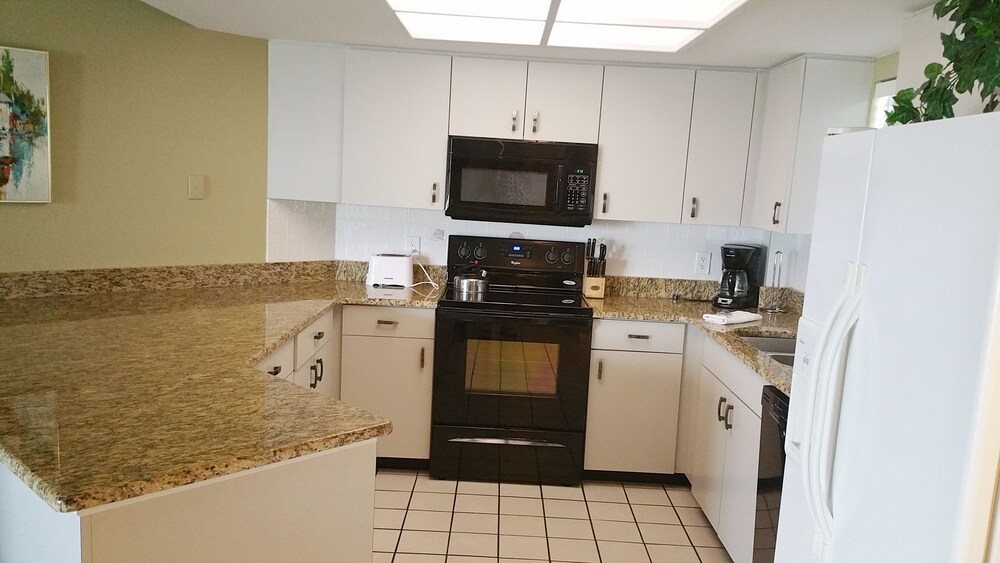 Condo, 1 King Bed with Sofa bed - In-Room Kitchen