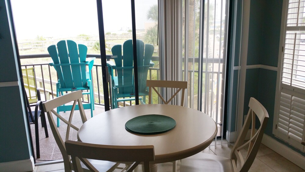 Condo, 1 King Bed with Sofa bed - In-Room Dining