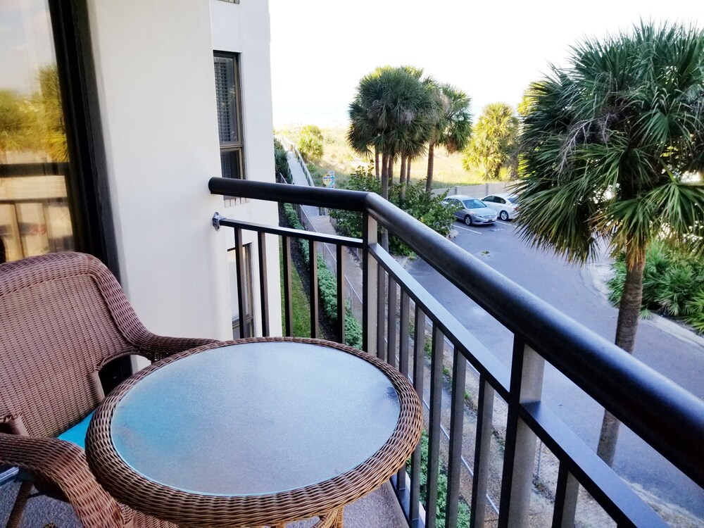 Condo, 1 King Bed with Sofa bed - Balcony