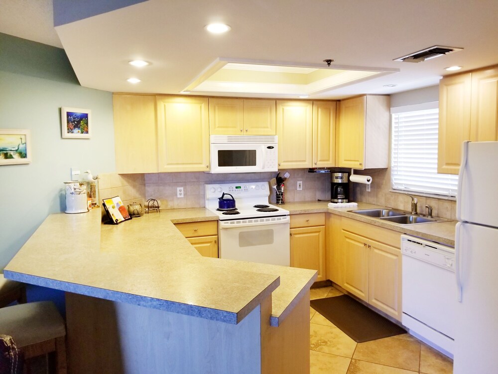 Condo, 1 King Bed with Sofa bed - In-Room Kitchen