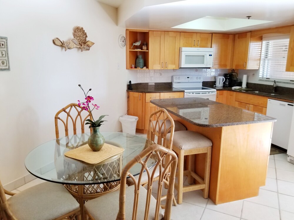 Condo, 1 King Bed with Sofa bed - In-Room Kitchen