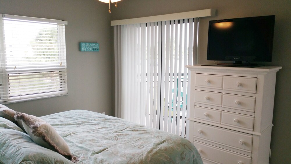 Condo, 1 King Bed with Sofa bed - Guestroom