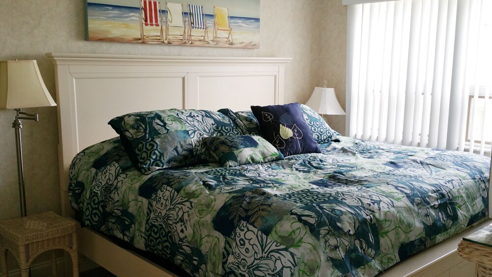 Condo, 1 King Bed with Sofa bed - Guestroom