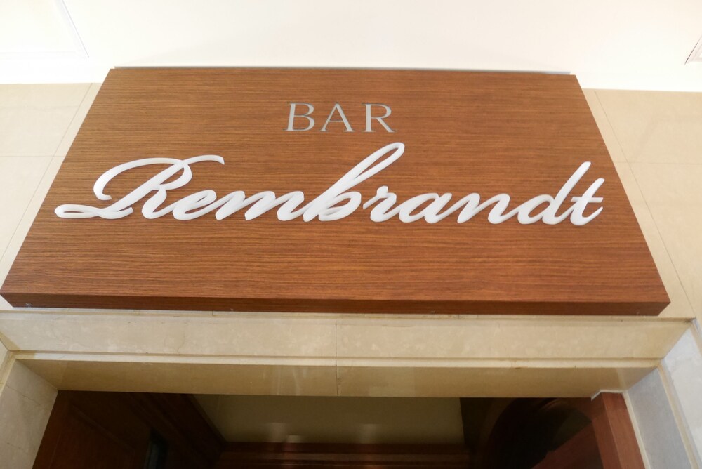 Hotel Bar