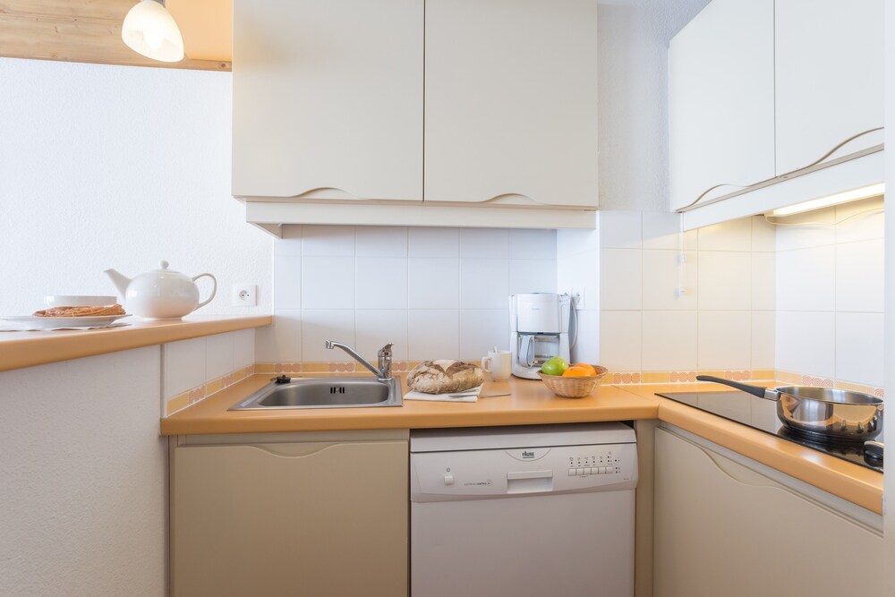 Standard Apartment, 1 Bedroom (for 6 people) - In-Room Kitchen