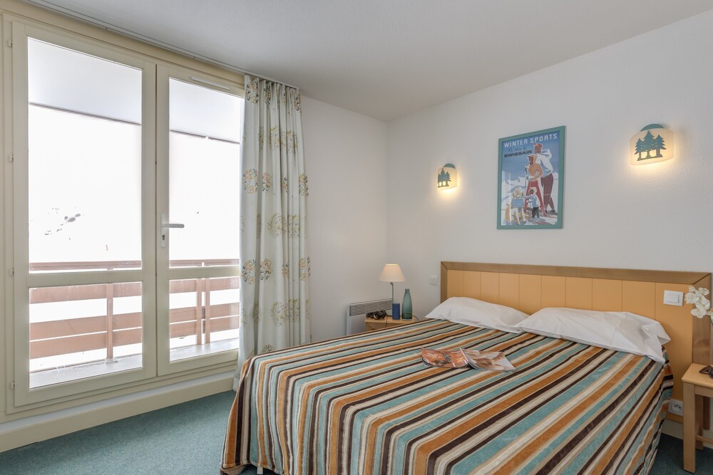 Standard Apartment, 1 Bedroom (for 6 people) - Guestroom
