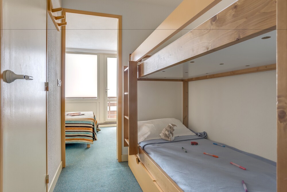 Standard Apartment, 1 Bedroom (for 6 people) - Guestroom