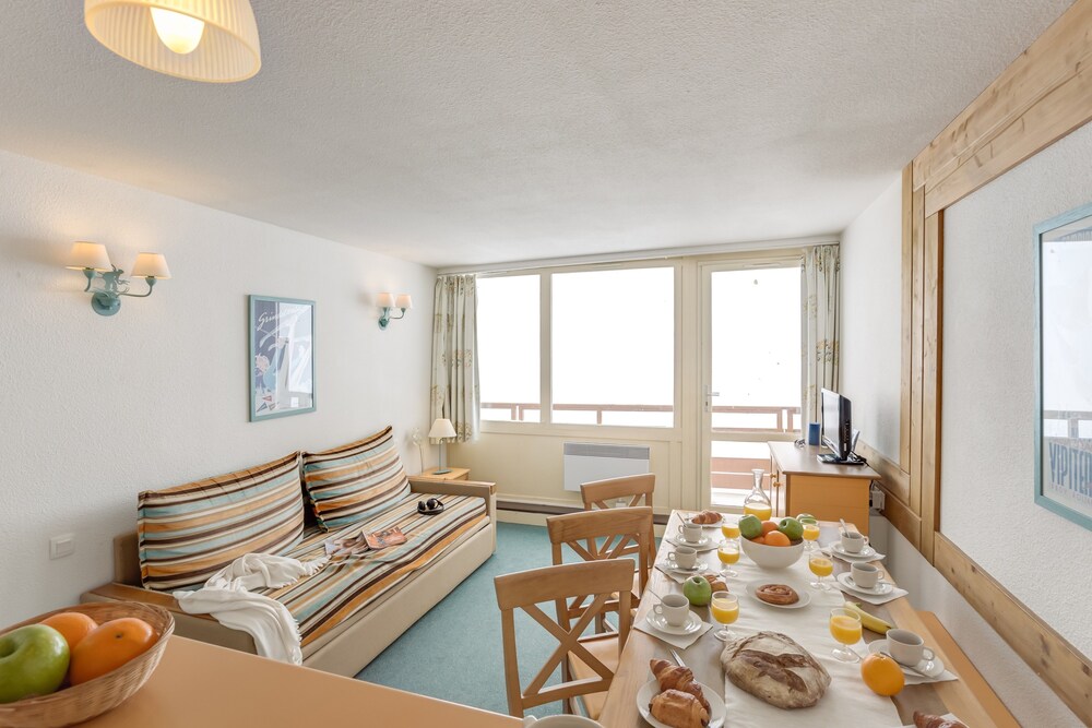 Standard Apartment, 1 Bedroom (for 6 people) - Living Room