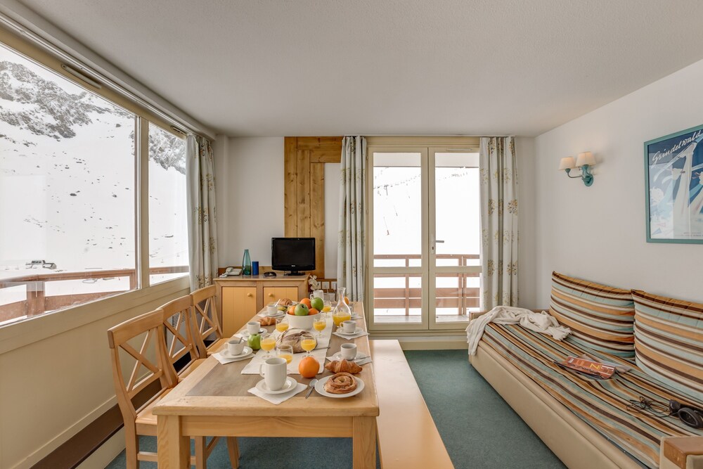 Standard Apartment, 1 Bedroom (for 8 people) - Living Room