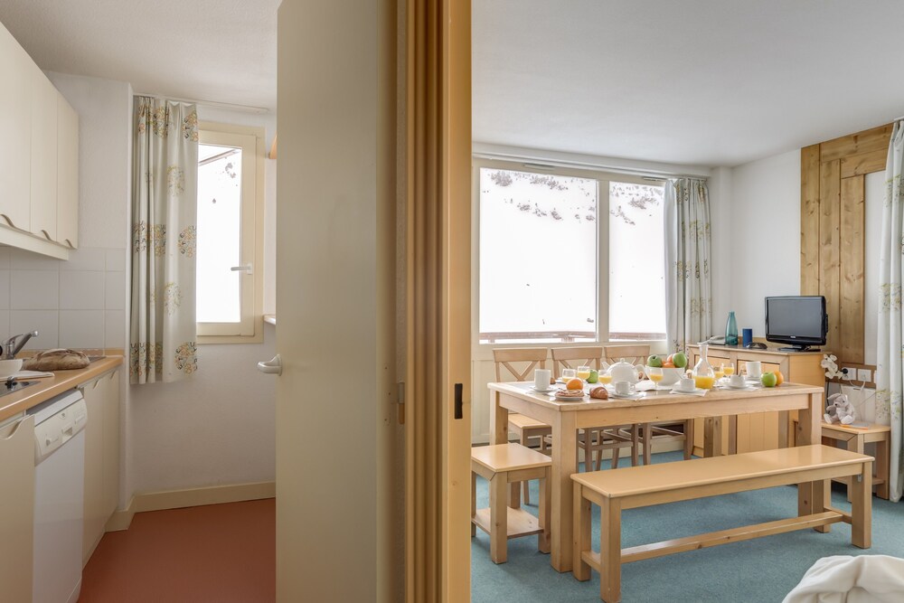 Standard Apartment, 1 Bedroom (for 8 people) - Living Room