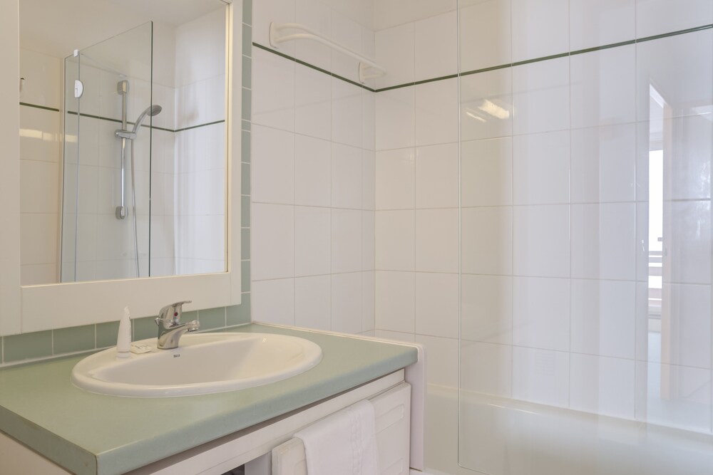 Standard Apartment, 1 Bedroom (for 8 people) - Bathroom