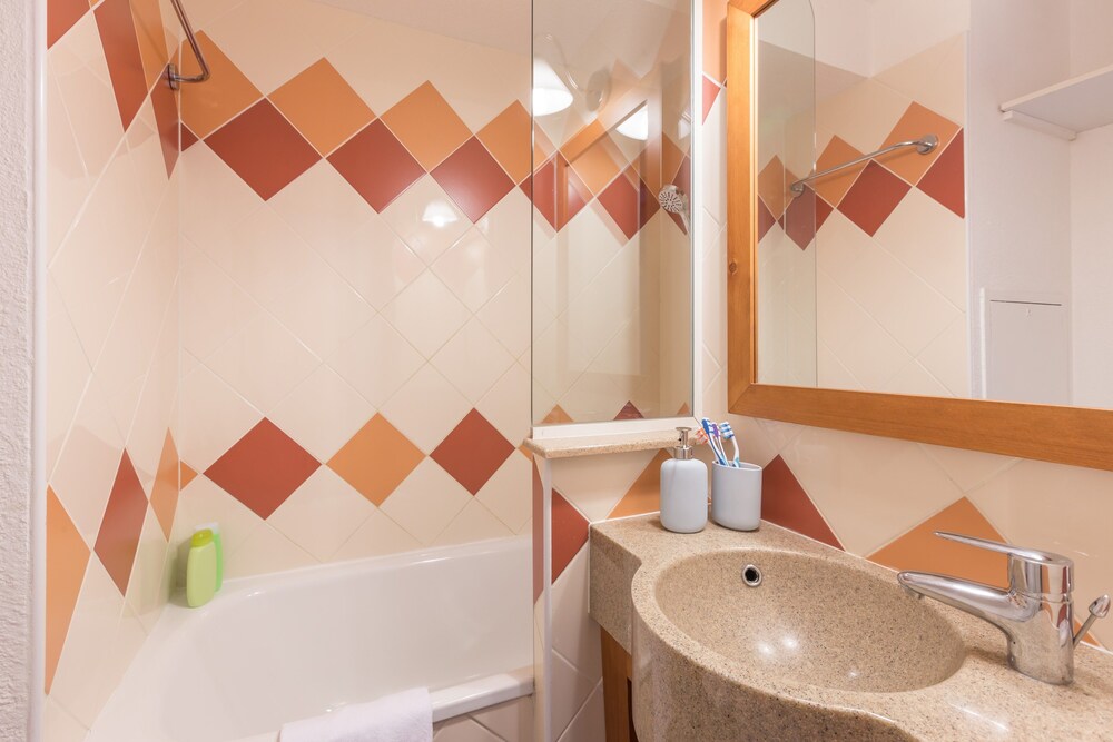 Standard Apartment, 1 Bedroom (for 3/4 people) - Bathroom