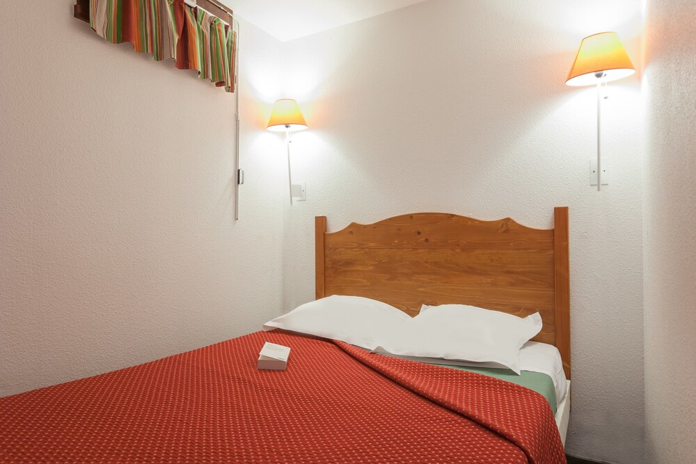 Standard Apartment (for 5/6 people) - Guestroom