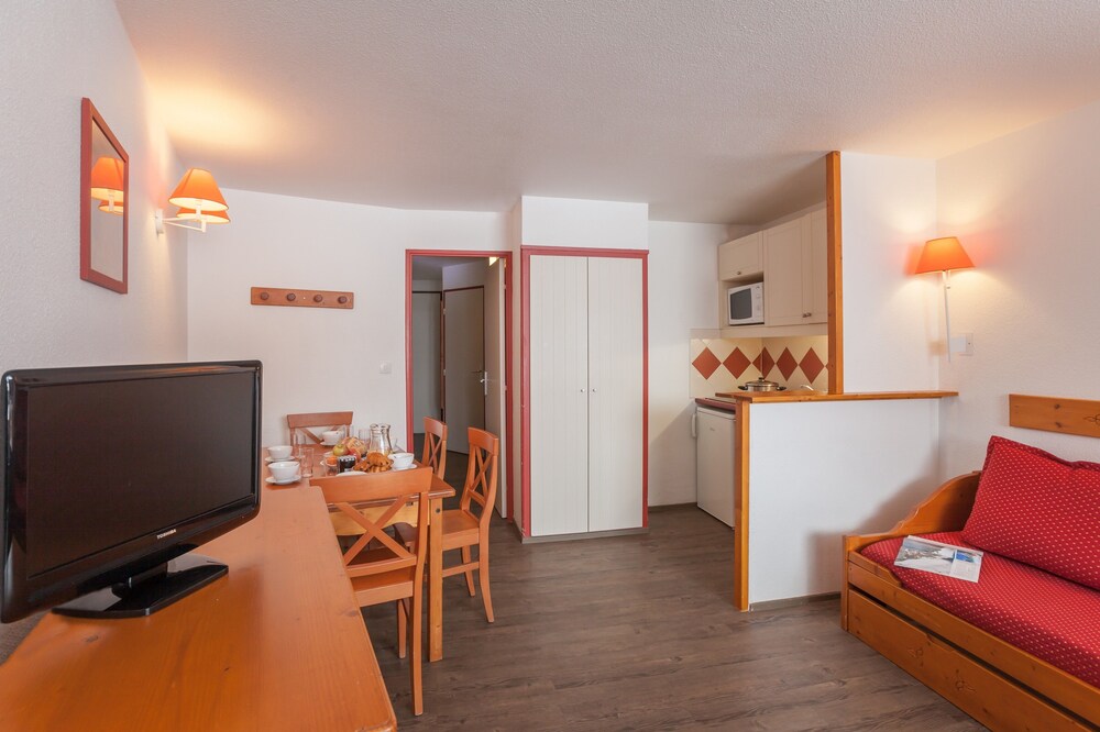 Standard Apartment (for 5/6 people) - Living Room