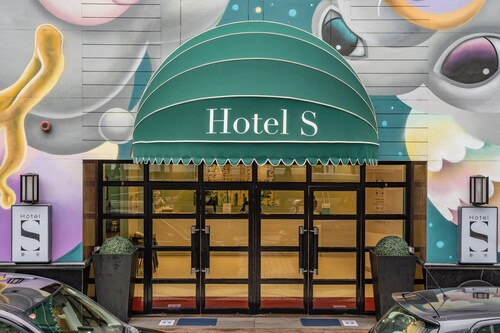 Macau Hotel S