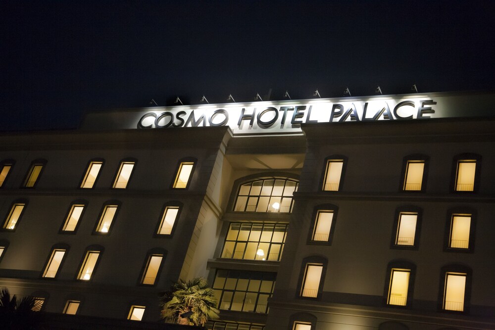 Façade de l'hôtel - Soir/Nuit