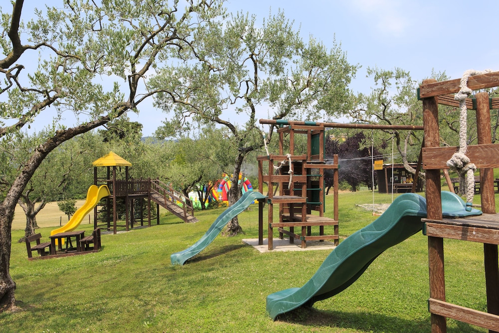 Außen-Kinderspielplatz