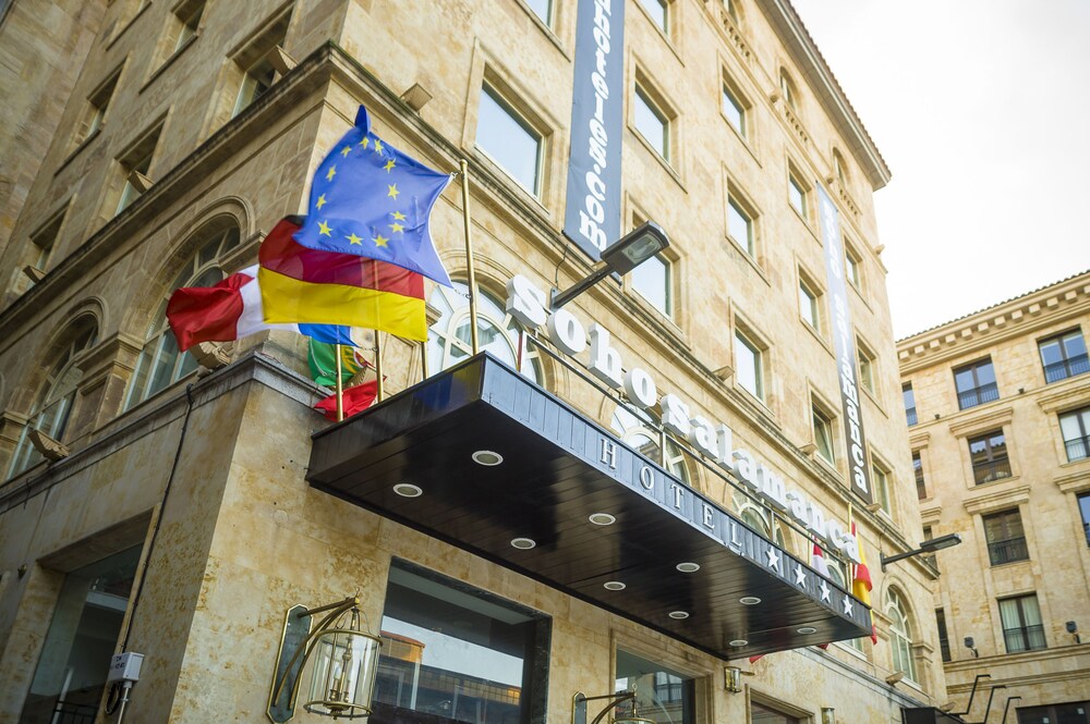 Fachada del hotel