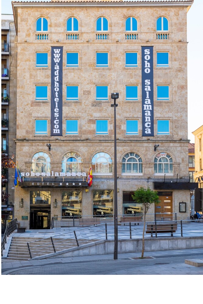 Fachada del hotel