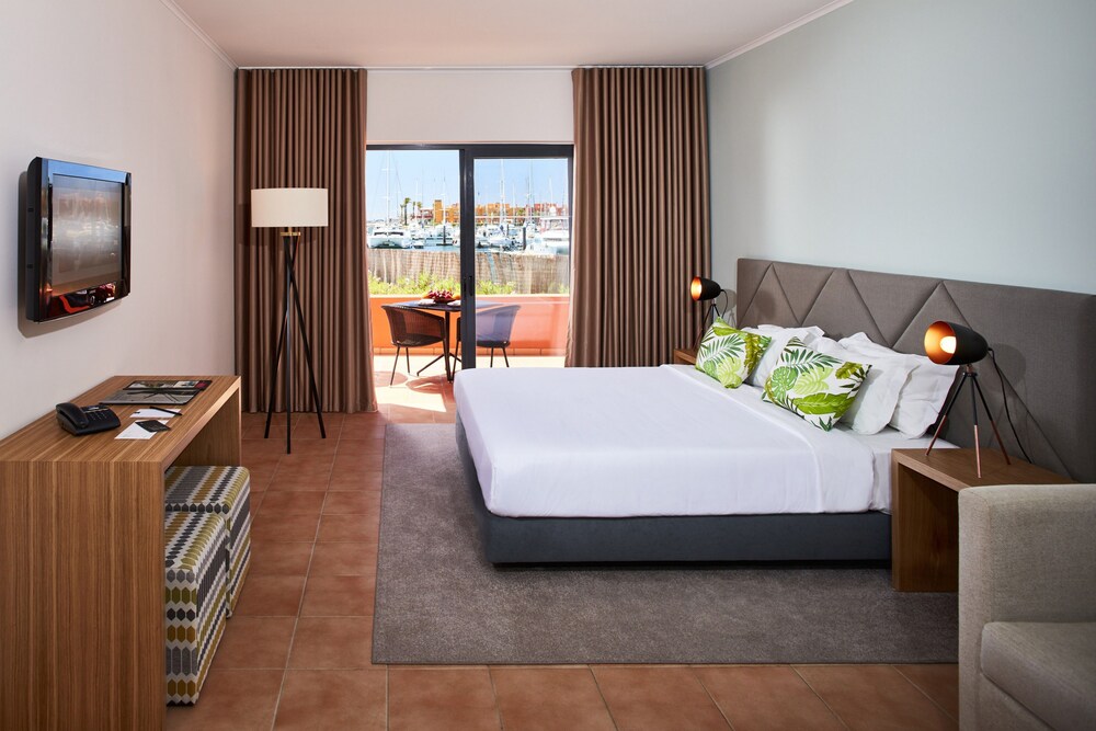 Deluxe Apartment, 1 Bedroom - Guestroom