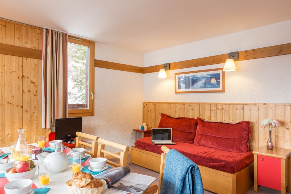 Standard Apartment, 2 Bedrooms (for 5/6 people) - Guestroom