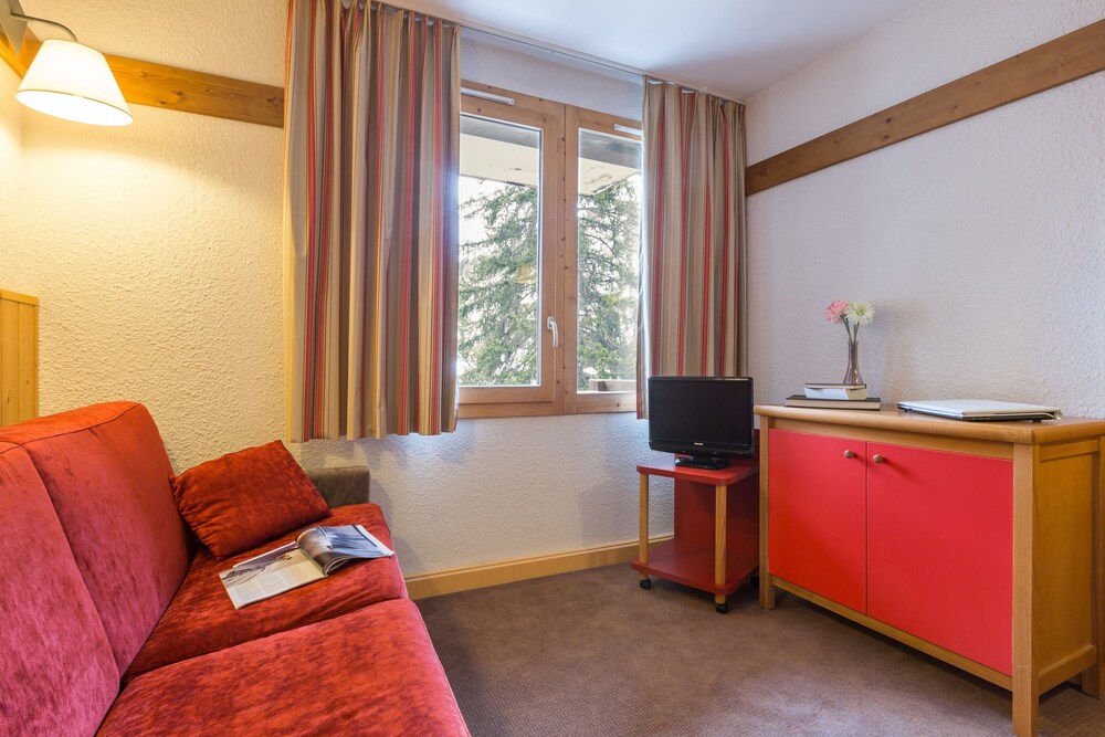 Standard 1 Bedroom Apartment for 4 people - Living Area