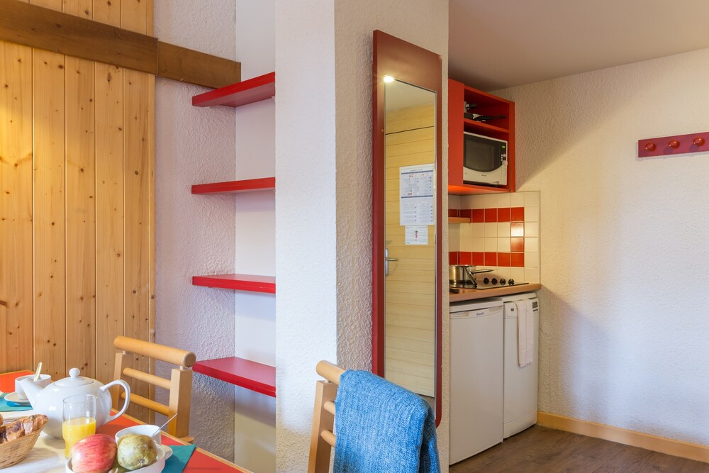 Standard 1 Bedroom Apartment for 4 people - In-Room Dining