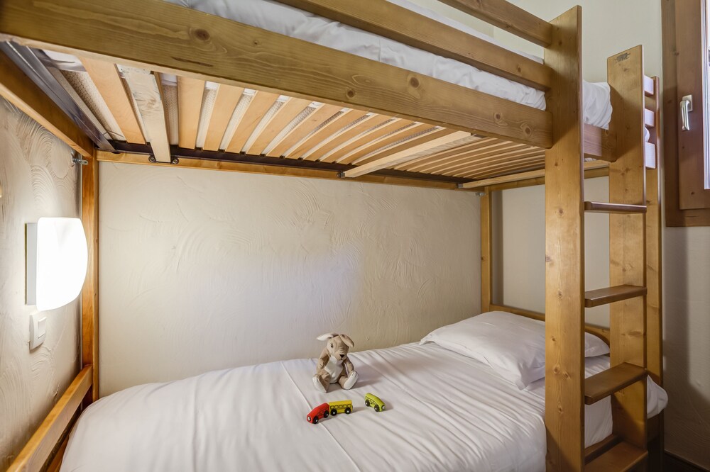 Standard Apartment, 2 Bedrooms - Guestroom