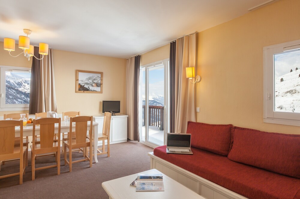 Salle de séjour (Appartement Standard, 2/3 chambres, pour 8 personnes )
