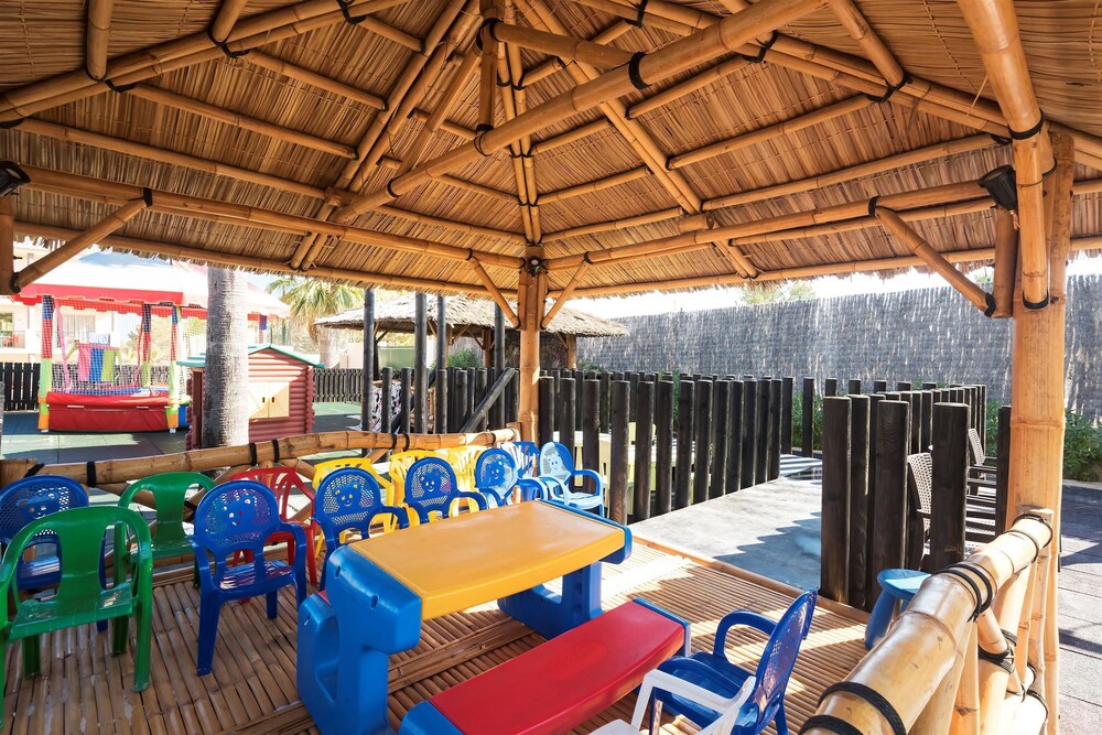 Childrens Play Area - Indoor
