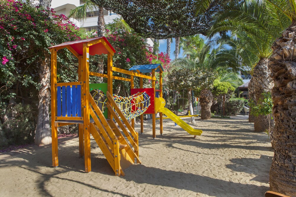 Childrens Play Area - Outdoor