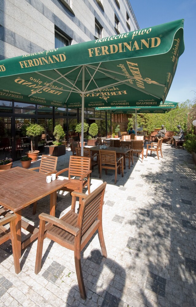 Sundeck