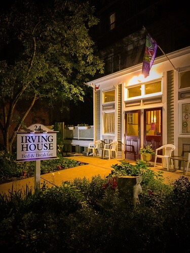 Irving House At Harvard