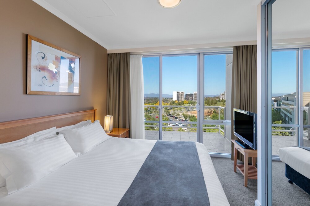 One Bedroom Apartment with Office