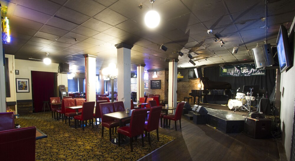 Hotel Bar