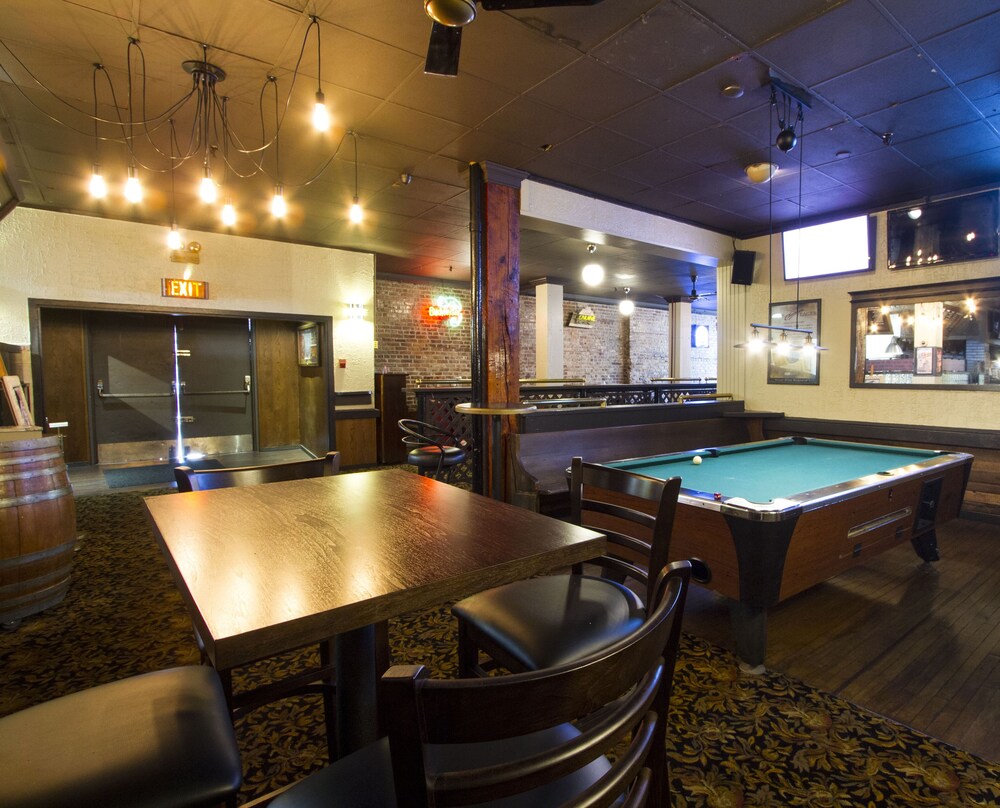 Hotel Bar