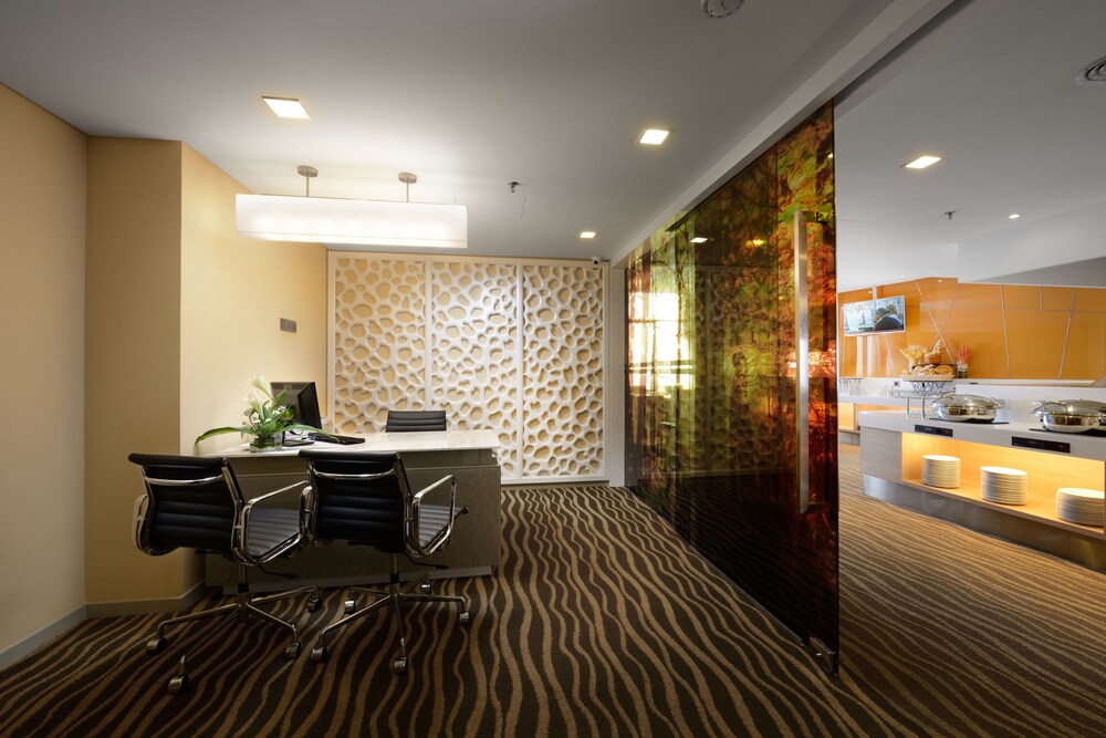 Hotel Lounge