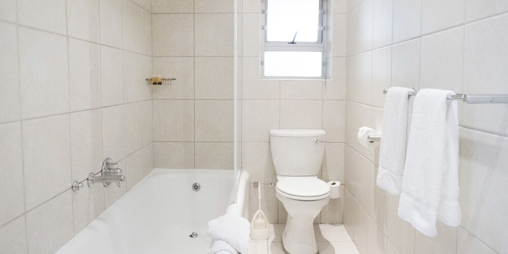 Budget Room - Bathroom