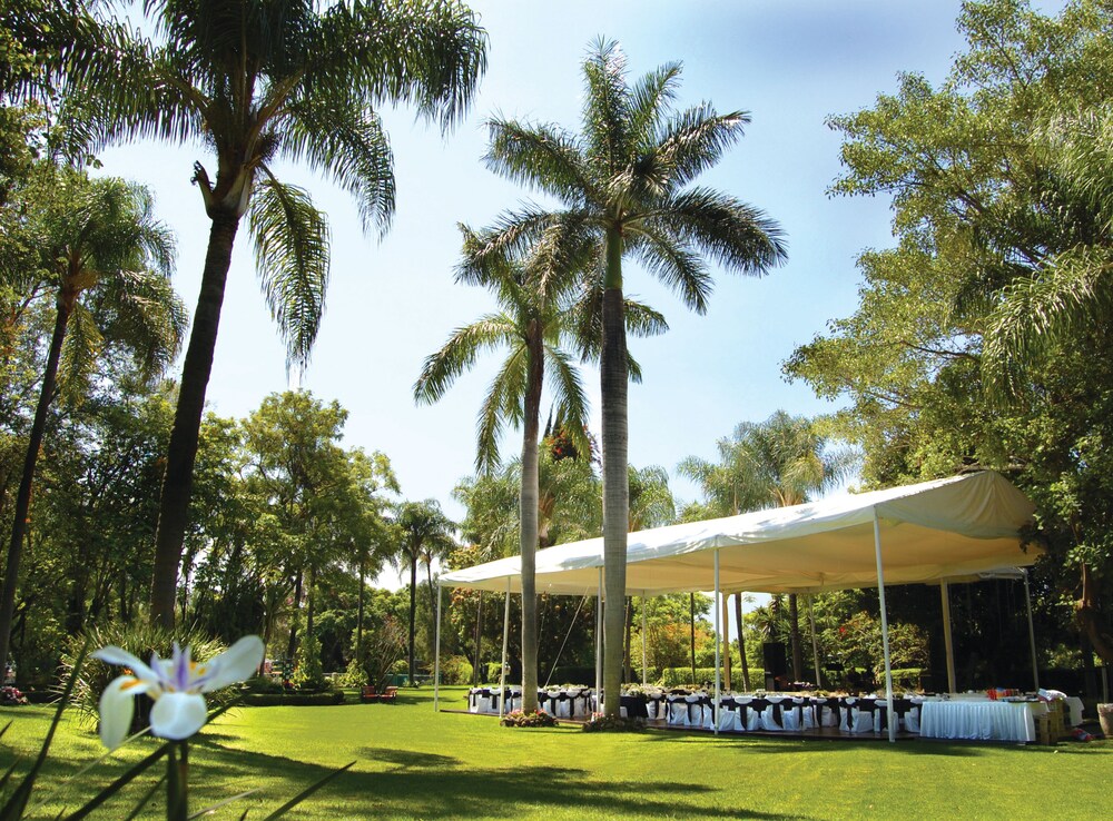Outdoor Banquet Area