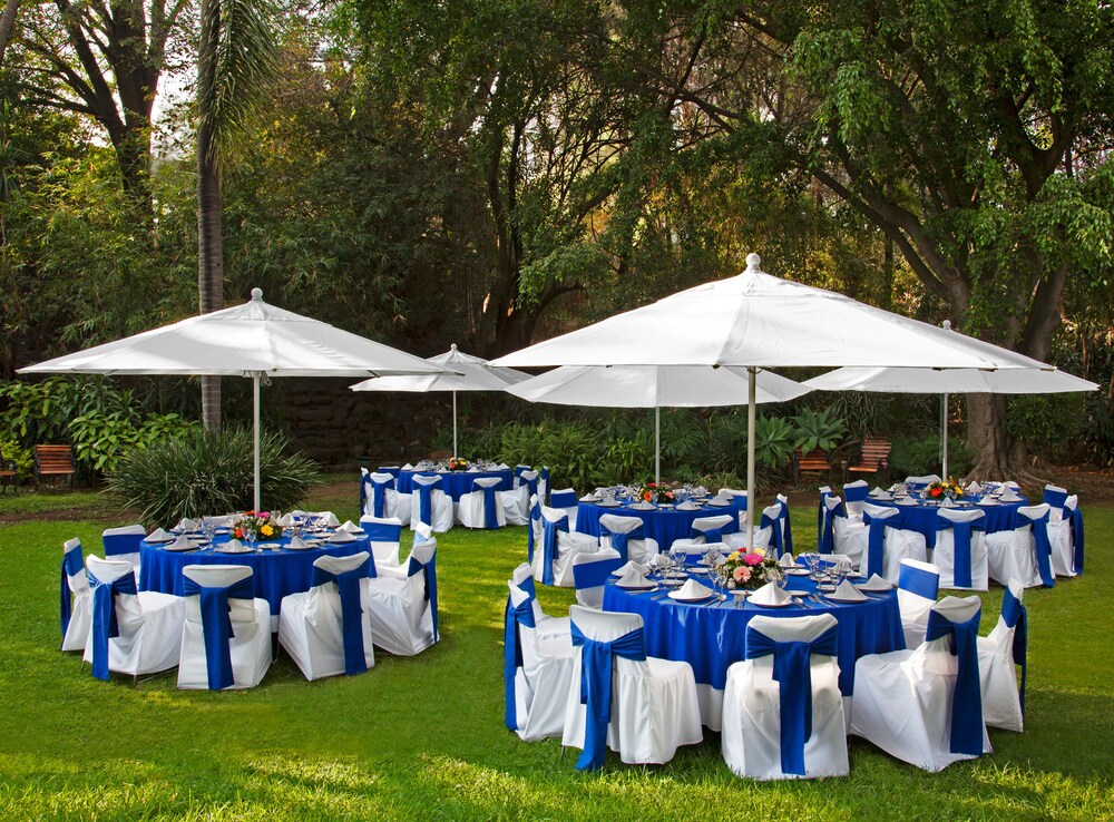 Outdoor Banquet Area