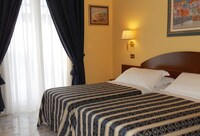 Economy Room, 2 Twin Beds