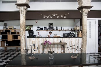 Hotel Bar