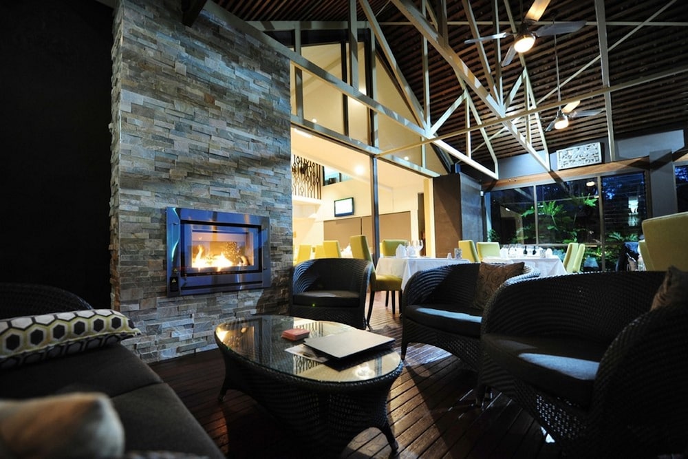 Hotel Lounge
