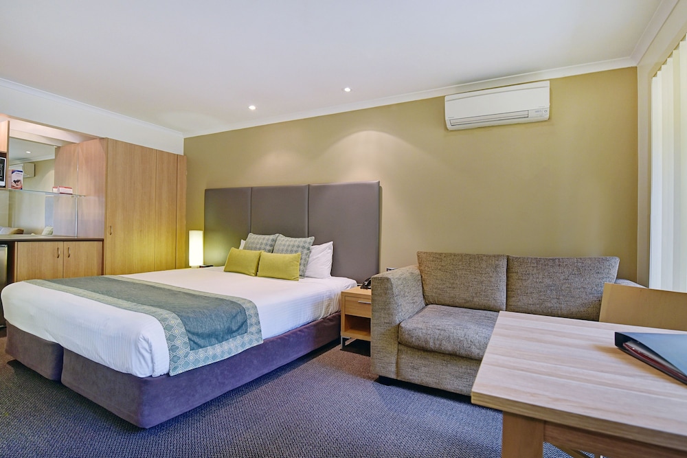Standard Room, 1 King Bed - Guestroom