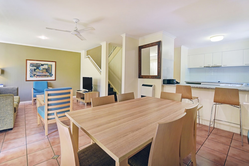 Villa, 2 Bedrooms - In-Room Dining