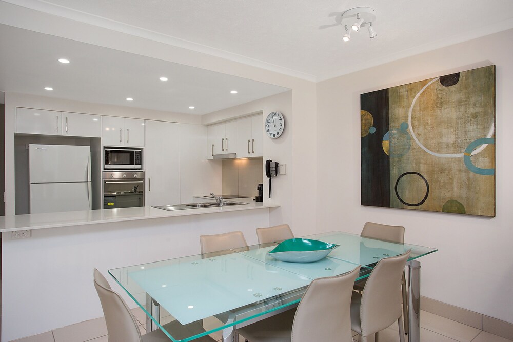 Deluxe Apartment, 2 Bedrooms - In-Room Dining
