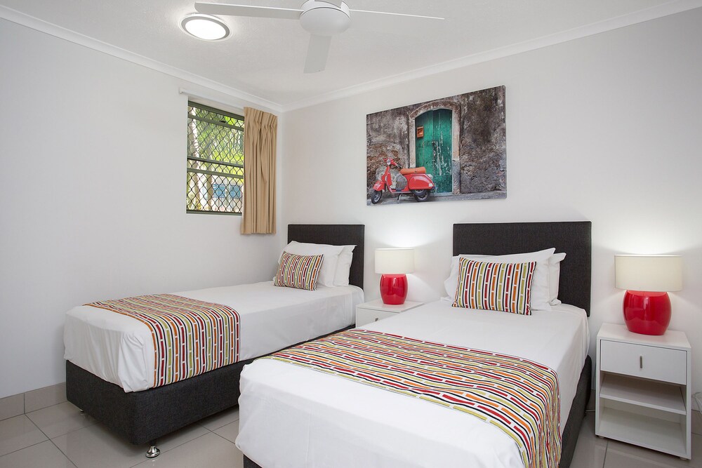 Deluxe Apartment, 2 Bedrooms - Guestroom