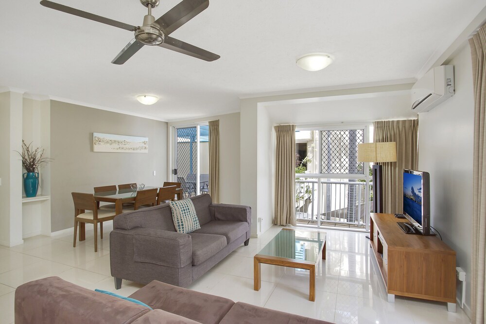 Deluxe Room, 3 Bedrooms - Living Area