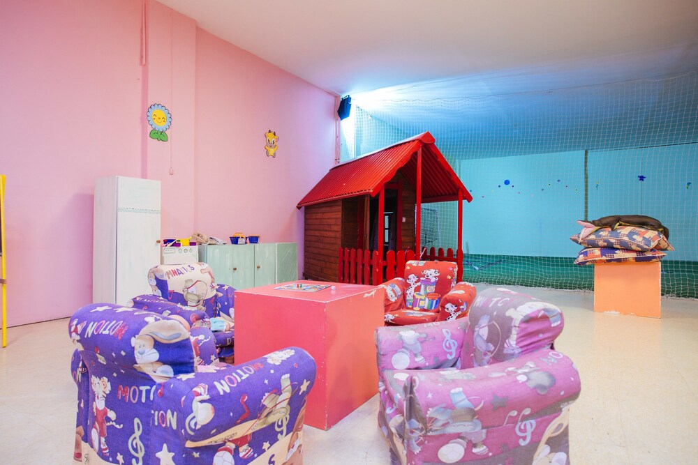 Childrens Play Area - Indoor
